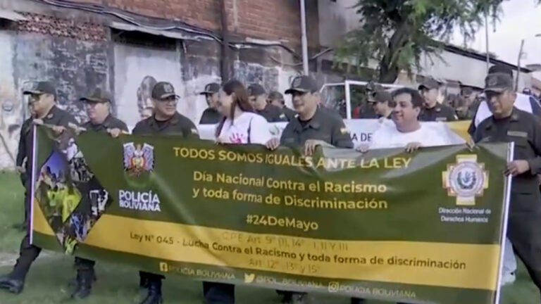 Marcha en el día de la lucha contra el racismo y discriminación