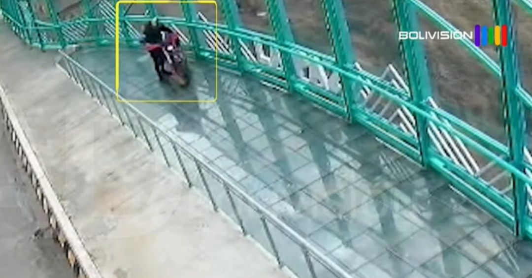 Vandalismo en el Puente del Bicentenario