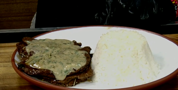 Receta fácil: filete en salsa de ajo para chuparse los dedos