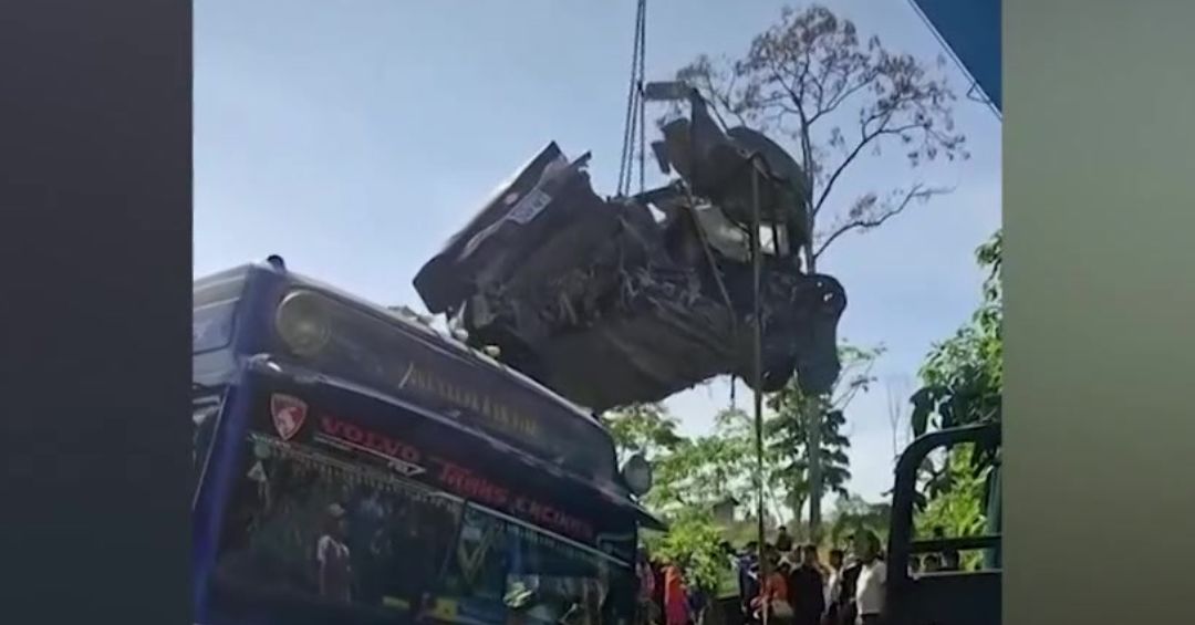 Triple colisión en Cochabamba deja a tres personas fallecidas