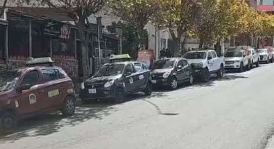 En busca de gasolina: se registran kilómetros de f